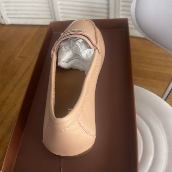 Coach Light Peach Color - Picture 3 of 3